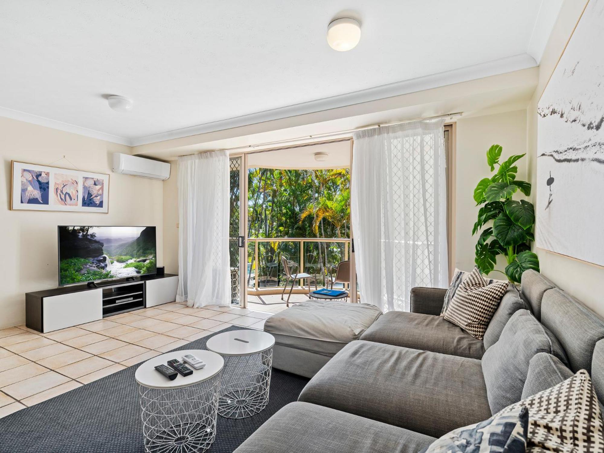 Miami Beachside Holiday Apartments Gold Coast Exterior photo