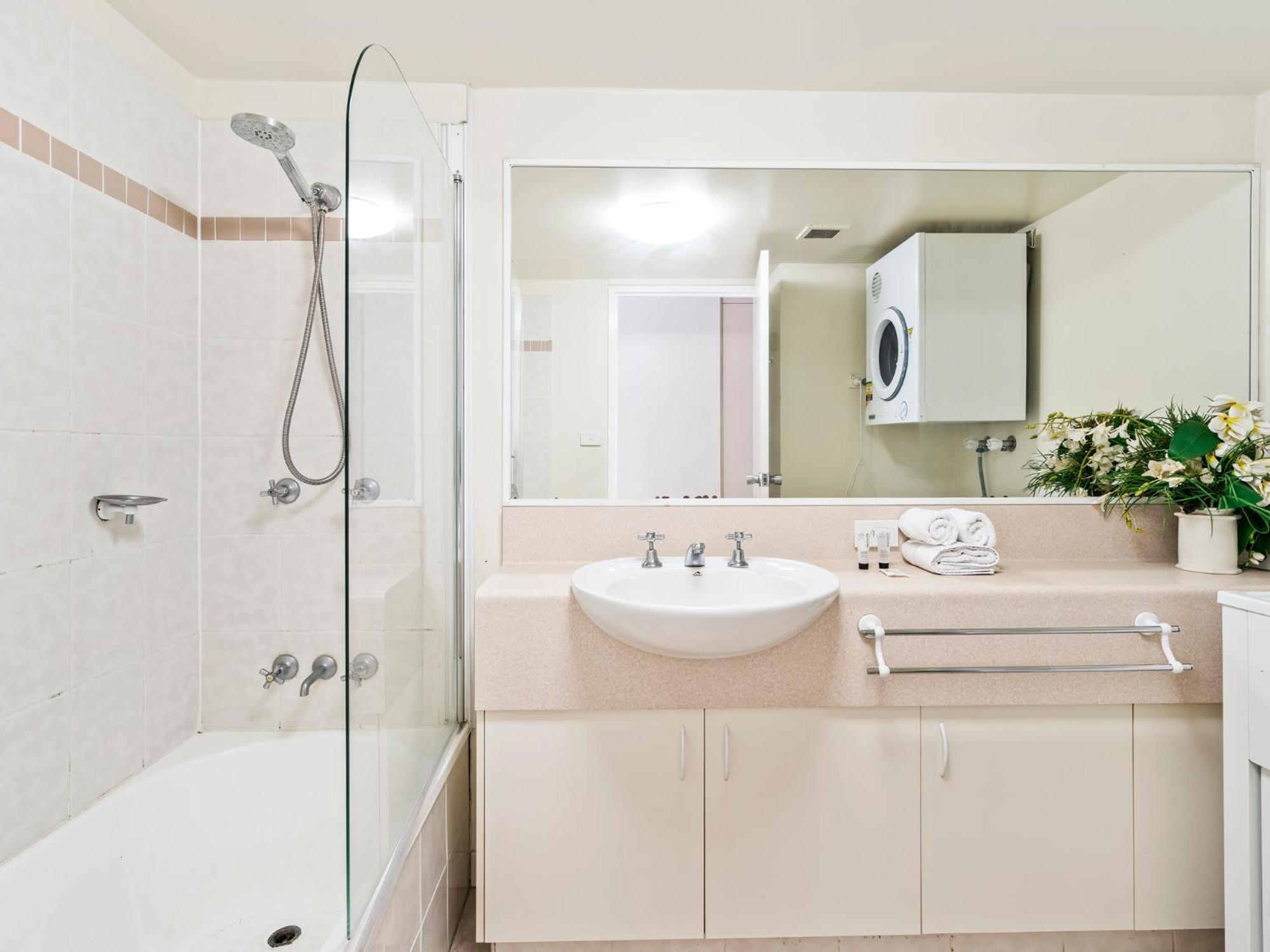 Miami Beachside Holiday Apartments Gold Coast Exterior photo